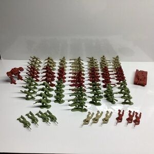 2015 Lanard Plastic Toy Soldiers lot Green, Red, Tan